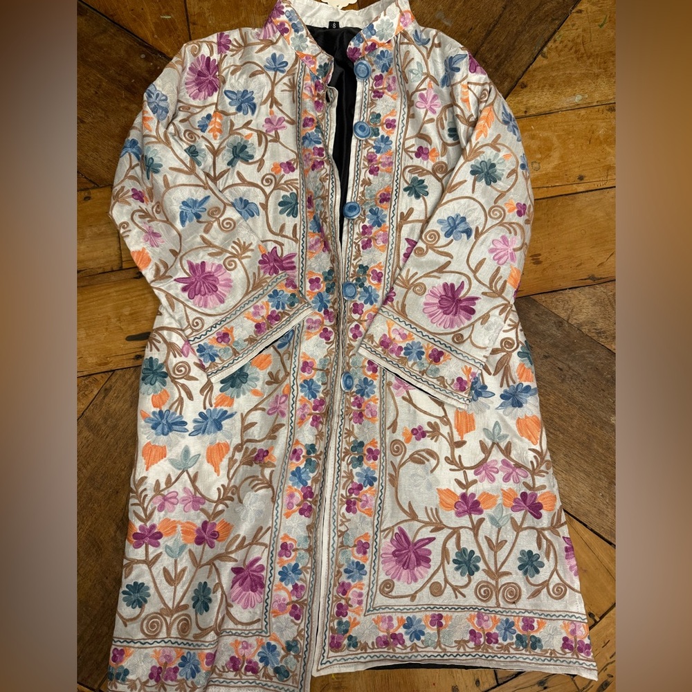 Beautiful embroidered cardigan. 
5- button closure extra button included